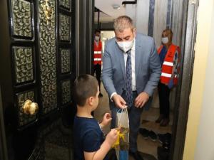 BAŞKAN SUNAR ÇOCUKLARI VE ENGELLİLERİ UNUTMADI